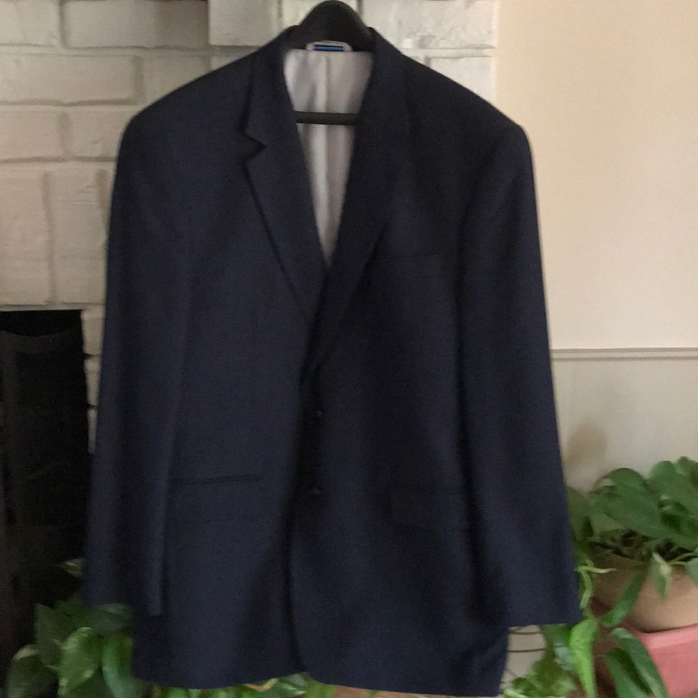 Men’s navy blue suit jacket